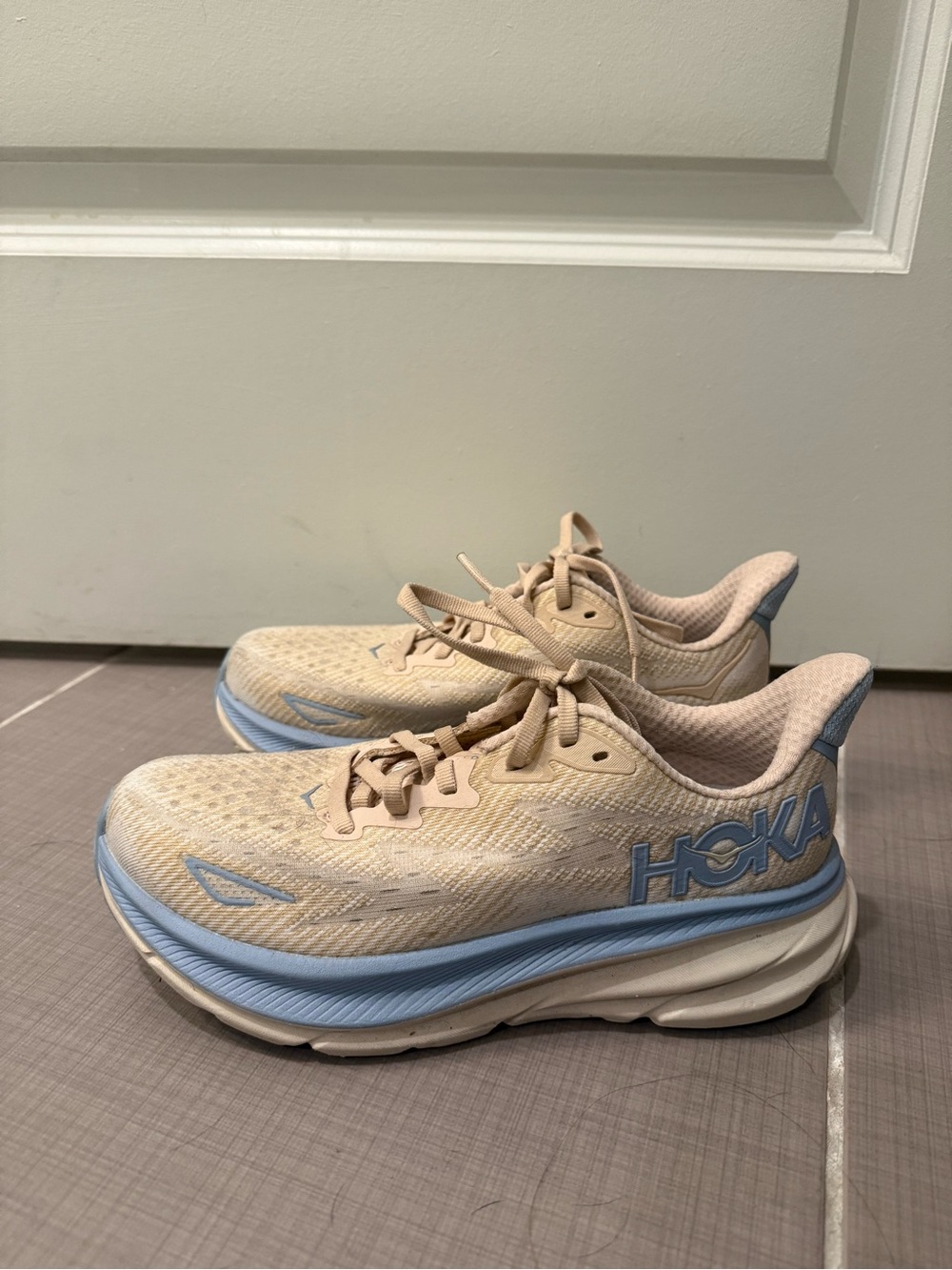 HOKA Clifton 9